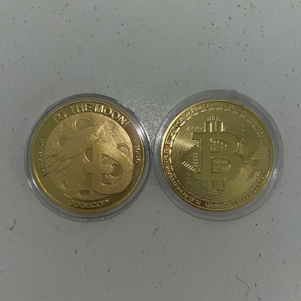 Bitcoin & Dogecoin Collectible Coins Set of 2